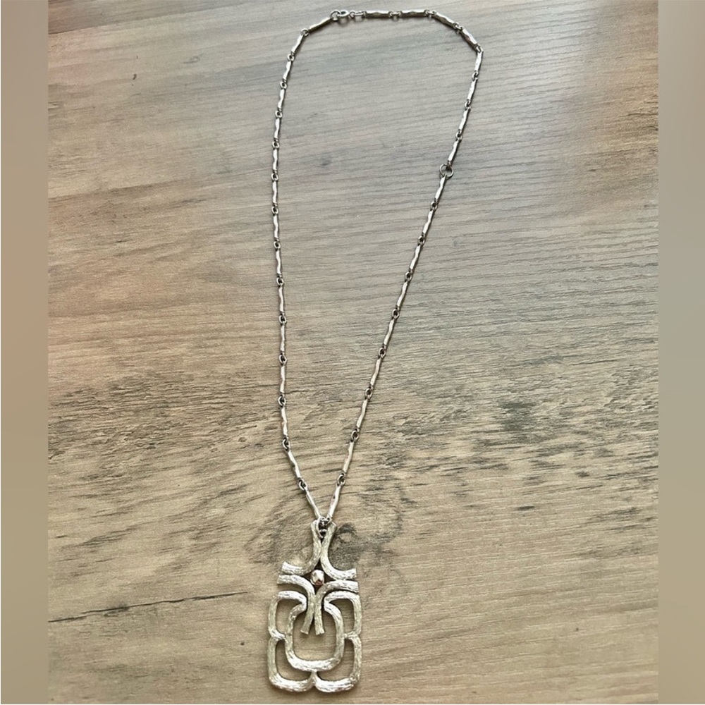 Vintage Avon Silver Pendant Necklace
